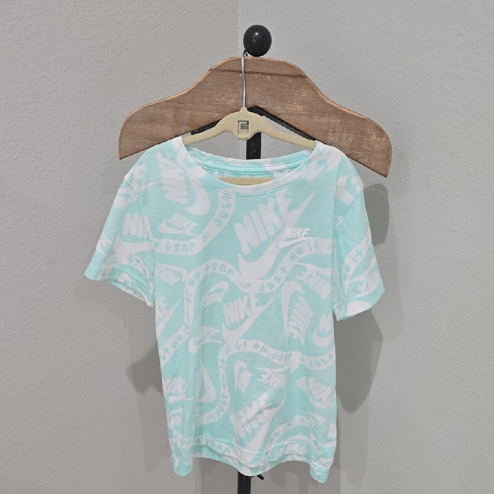 Nike Kids' Mint Logo Graphic Tee Boys Size 7 Like New